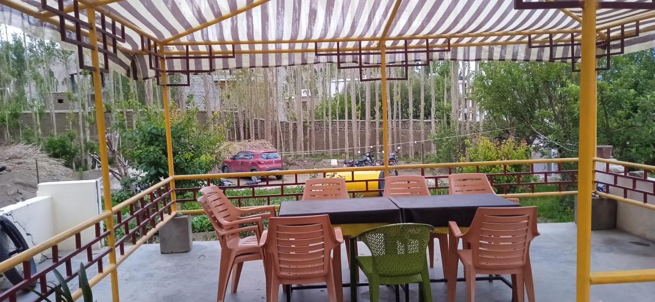 Chandan Guest House 레 외부 사진